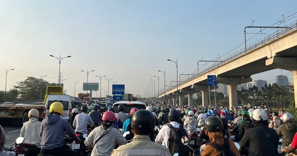 Cầu Rạch Chiếc ùn tắc kéo dài do thi công cầu metro số 1 gặp sự cố