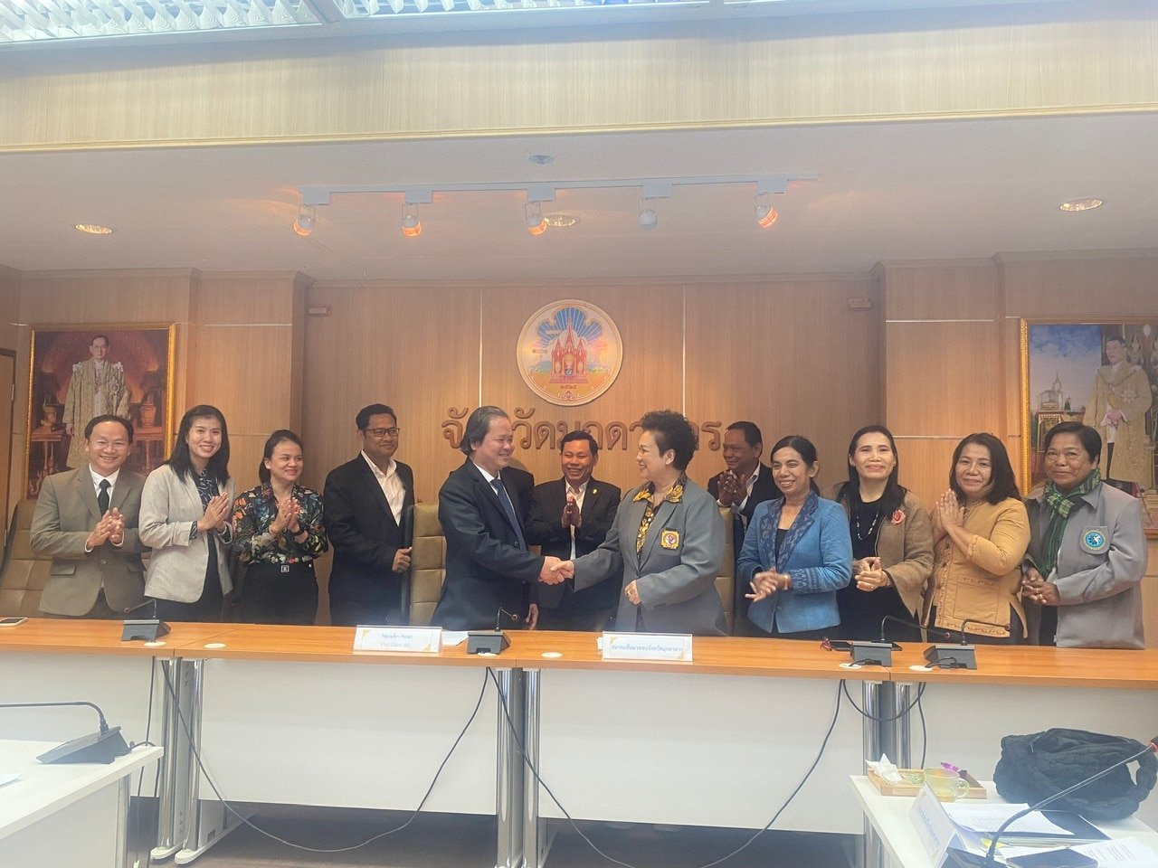 Firma de un acuerdo de cooperación mediática entre agencias de prensa de las provincias de Quang Tri y Mukdahan