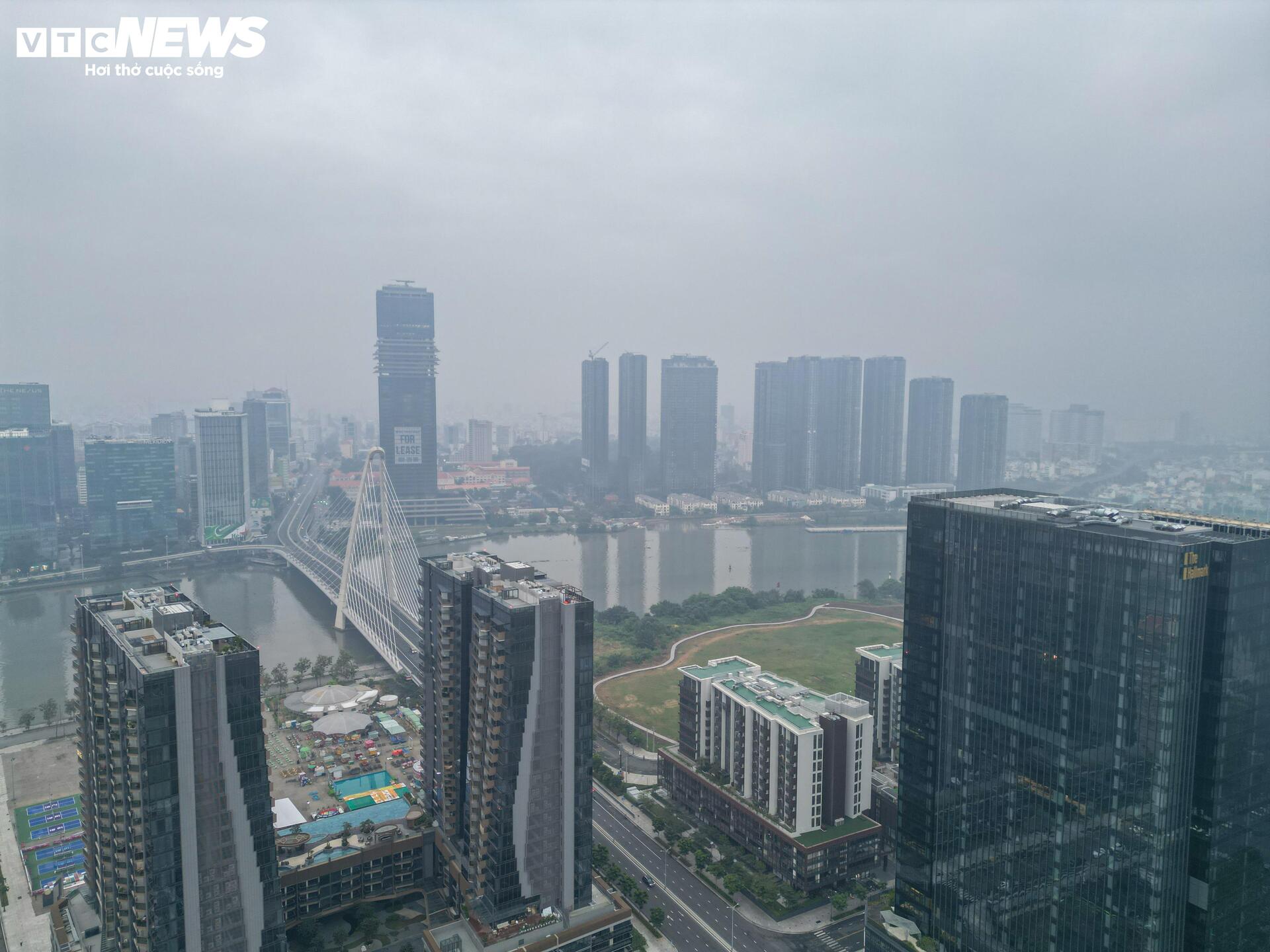 ホーチミン市は寒く、霧が高層ビルを「飲み込む」 - 6