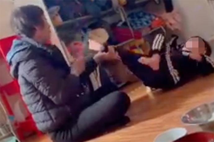 Besitzer eines Kindergartens in Hai Phong gibt zu, Kinder geschlagen zu haben – 2