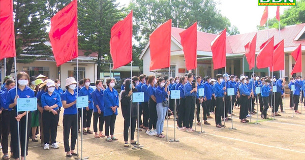 Lancement du programme « Soutenir la saison des examens » dans la province de Dak Nong en 2023