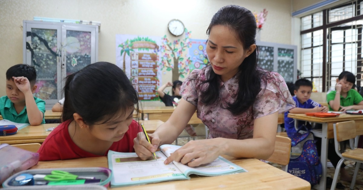 Hanoi Department of Education does not receive guests or flowers on November 20