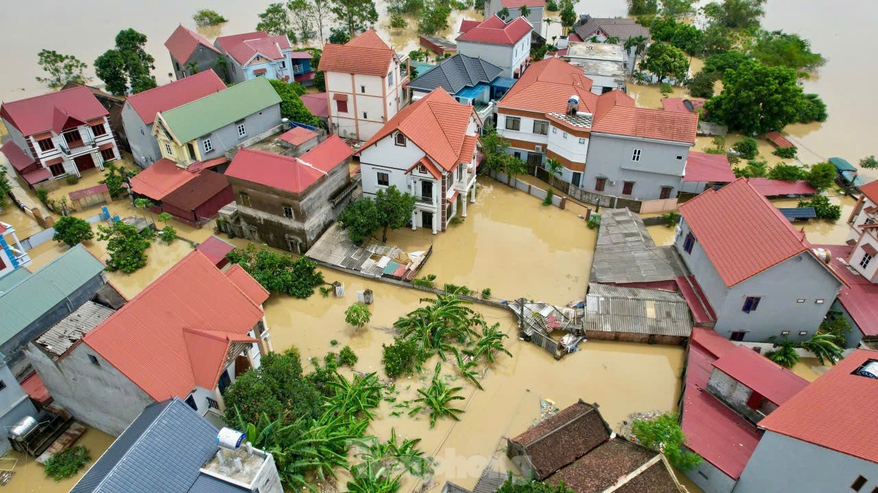 L'eau a inondé le toit, tout le village s'est transformé en une « oasis » photo 3