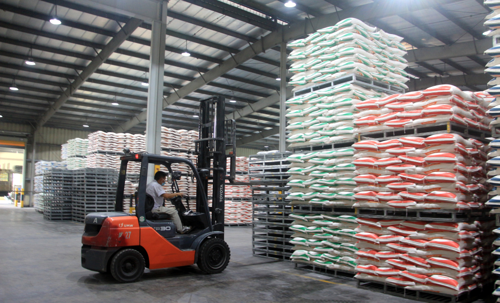 Flour production at Vimaflour Flour Production Company Limited (Cai Lan Industrial Park). Photo: Manh Truong