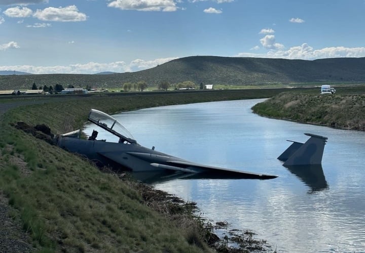 US F-15 Eagle fighter jet lands in drainage ditch - 1