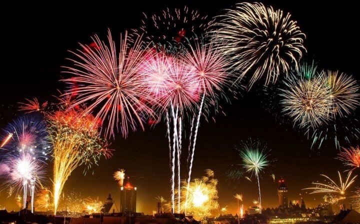 Zum Silvesterabend wurde ein Feuerwerk abgefeuert.