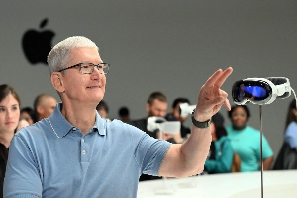 アップル、複合現実の「スーパープロダクト」Vision Proの発売に向け競争