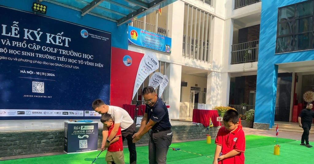 The first public primary school in Hanoi teaches golf for free