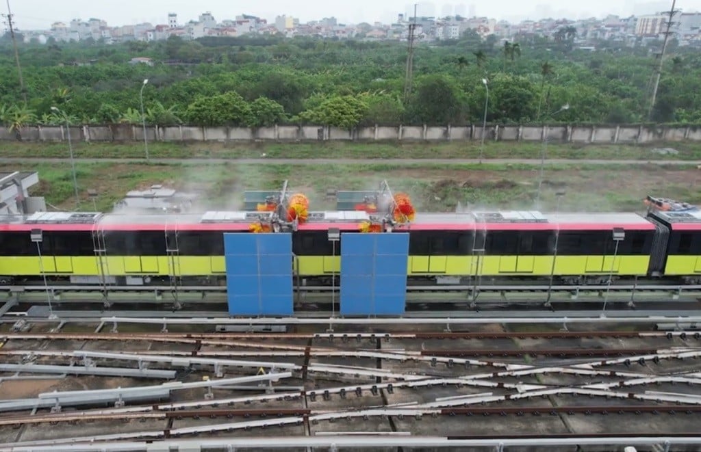 Ngắm công nghệ rửa tàu tự động của metro Nhổn - Ga Hà Nội ảnh 8