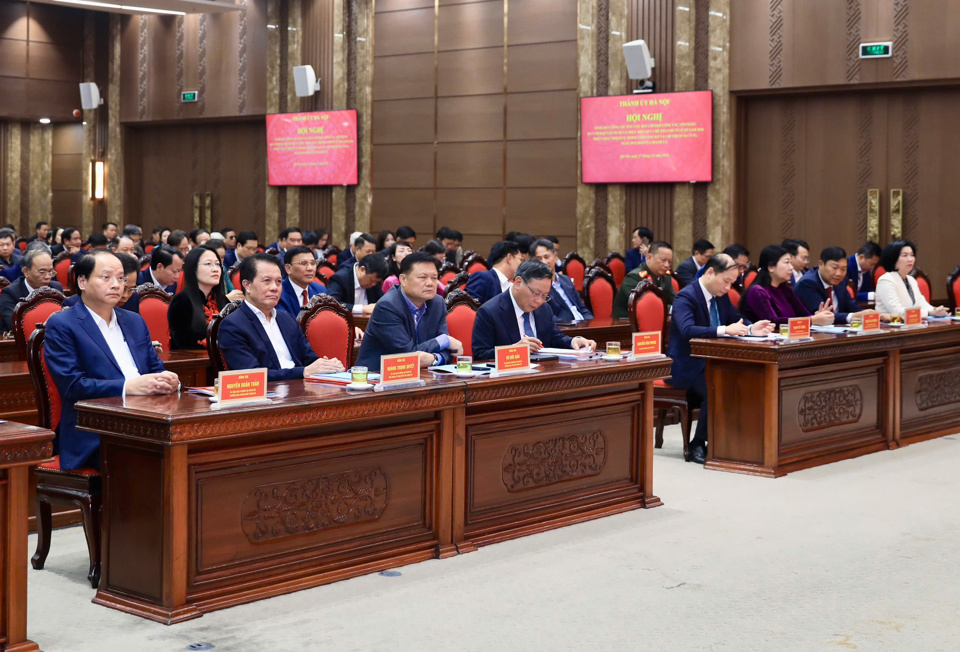 A la conferencia asistieron delegados de Central y Hanoi.