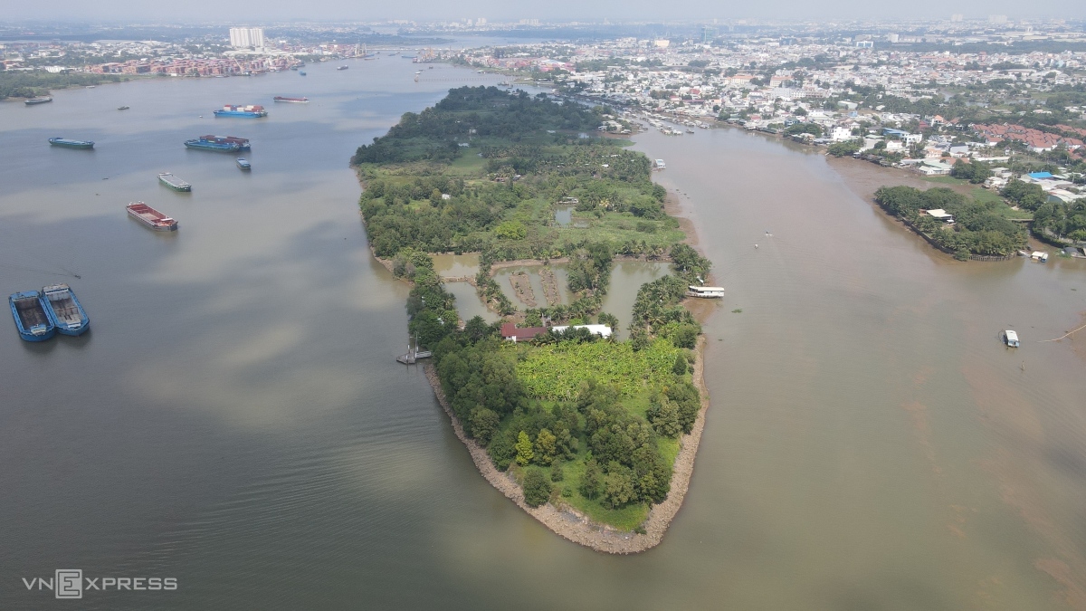 People on 'Pearl Island' in the middle of Dong Nai River wait for project for 17 years