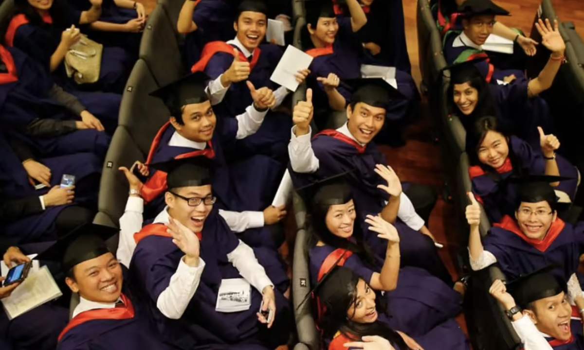 Reasons why Singaporean students are racing for internships