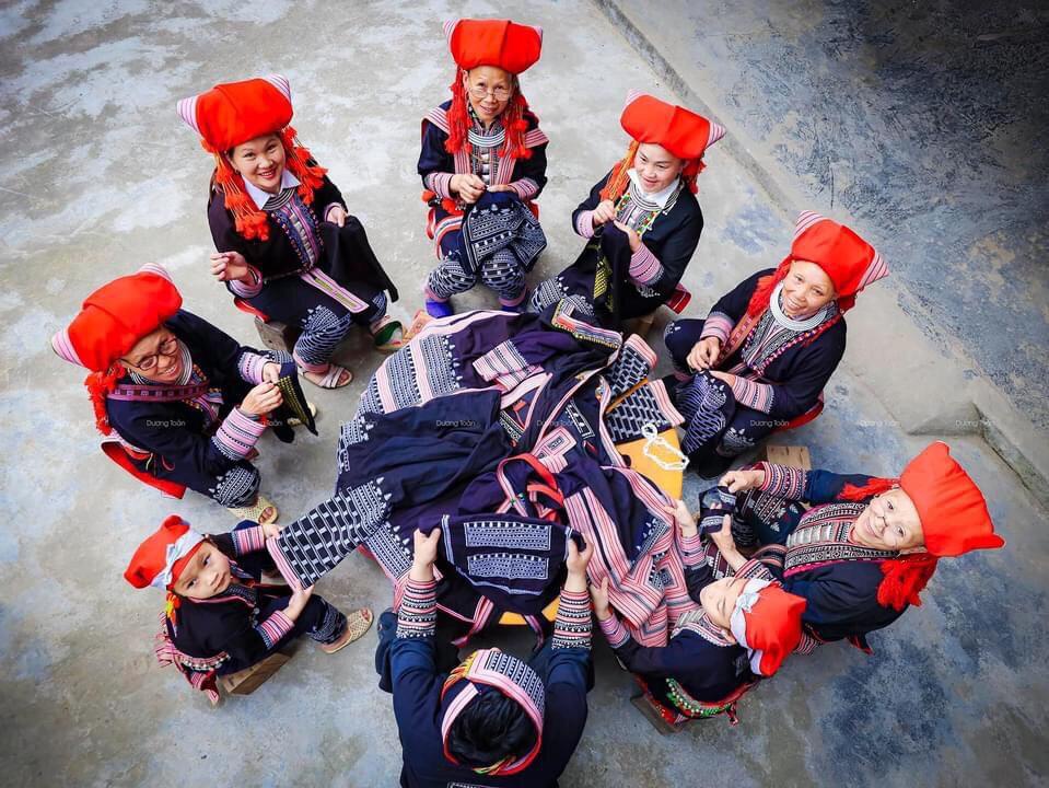 Le festival coloré et culturel de Cam Lao Cai a eu lieu en novembre, photo 1.