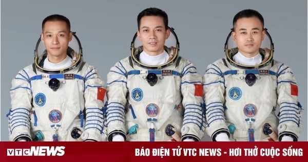 China sends youngest crew ever into space