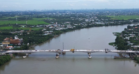 Bach Dang 2 Bridge connecting Dong Nai and Binh Duong has been completed and will be open to traffic on the occasion of September 2nd holiday.