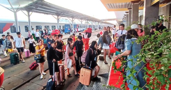 Railways run more Saigon trains