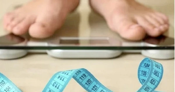 Nutricionista señala causas inesperadas del aumento de peso y grasa abdominal