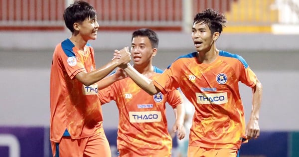 Cầu thủ ghi cú hat-trick đầu tiên tại VCK thổ lộ điều bất ngờ cực dễ thương