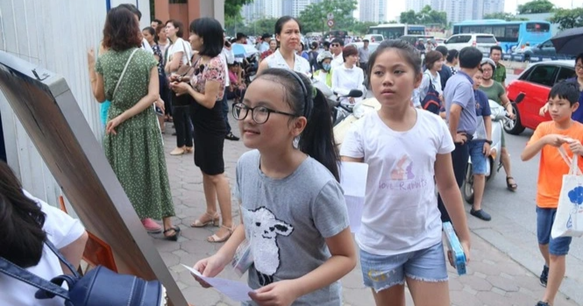 Tasas de matrícula de 18 escuelas secundarias "de moda" en Hanoi