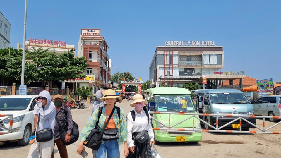 Quang Ngai tourism infrastructure is still weak and unsynchronized.