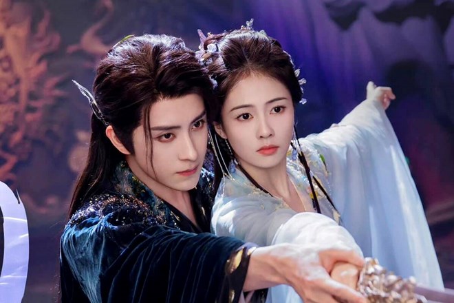 Bach Loc dément les rumeurs de relation avec sa co-star