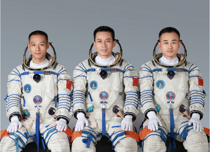 中国が史上最年少の乗組員を宇宙に送る - 1