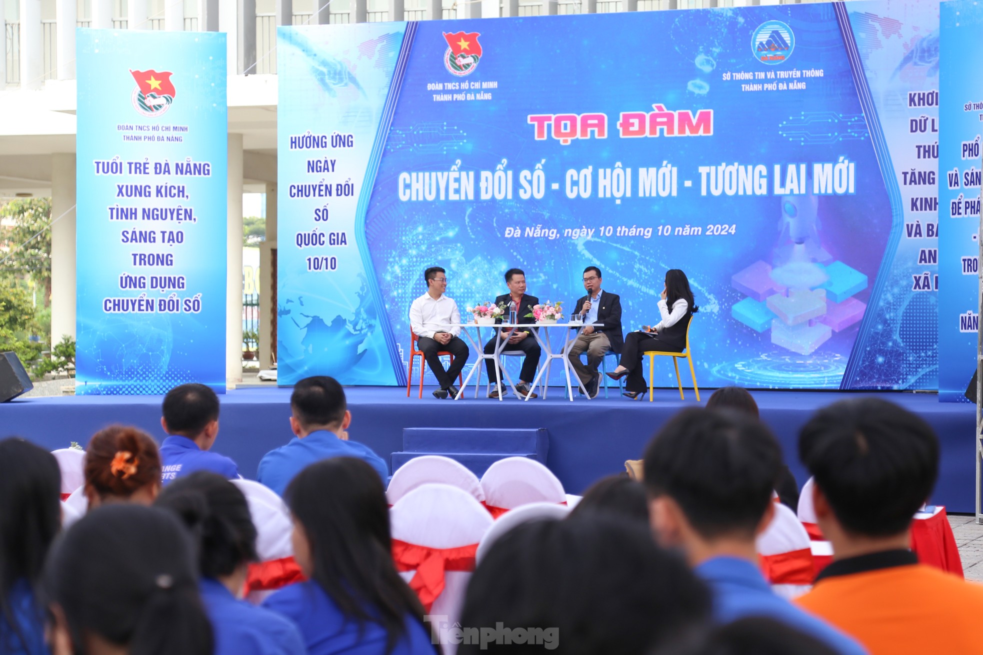 Cientos de jóvenes en Da Nang están entusiasmados por experimentar la transformación digital foto 10