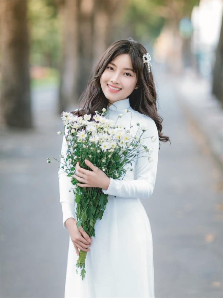 สไตล์การแต่งหน้าเมื่อสวมชุดอ่าวหญ่ายให้ดูไร้ที่ติ - 1