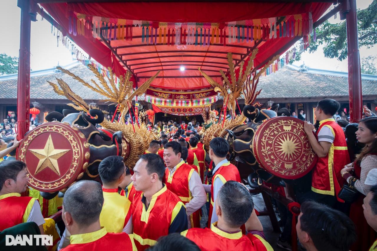 Hàng nghìn người dự lễ hội rước pháo sắc màu, sôi động nhất Bắc Ninh - 9