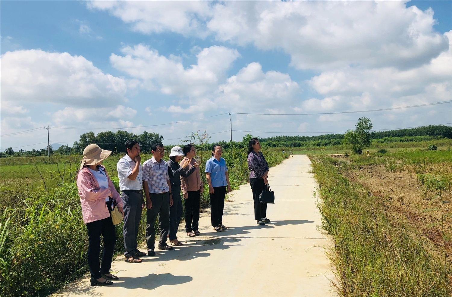 Tuyến đường giao thông nội đồng thôn 9, xã Mê Pu, huyện Đức Linh được đầu tư từ Chương trình hỗ trợ đầu tư kết cấu hạ tầng vùng đồng bào DTTS trên địa bàn tỉnh giai đoạn 2021 – 2025.