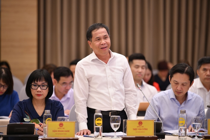 El Sr. Trieu Van Cuong, Viceministro del Interior, habló en la Conferencia.