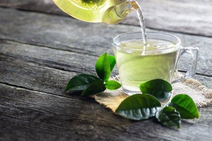 Green tea is considered one of the most effective drinks for reducing body fat.