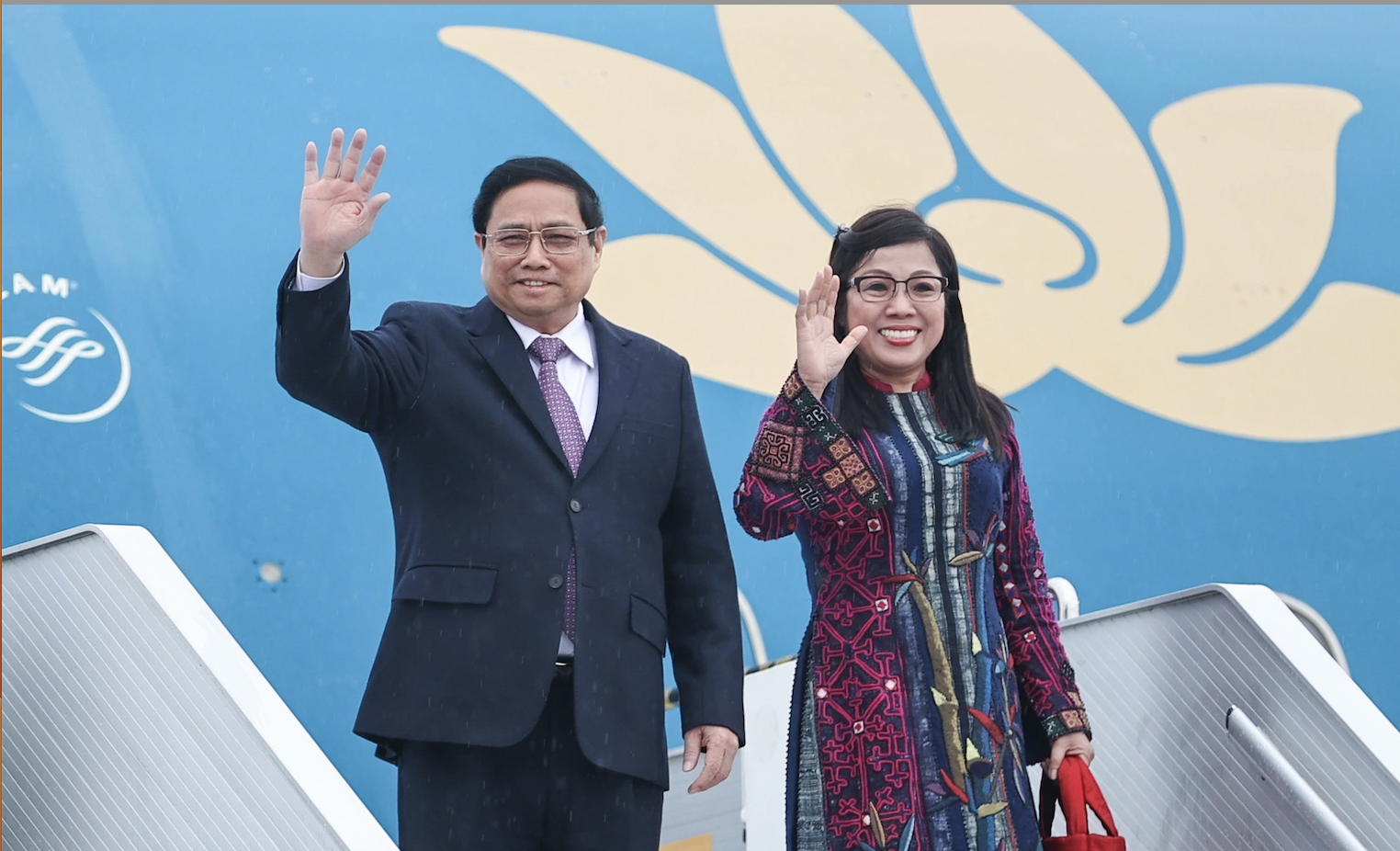 Prime Minister Pham Minh Chinh officially visits Hungary