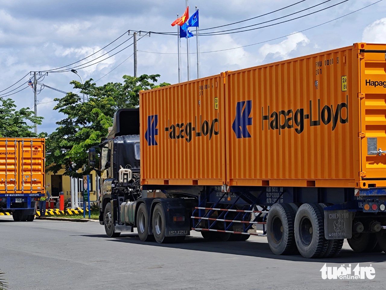 Hãng tàu nước ngoài liên tục đặt mua vỏ container do Việt Nam sản xuất - Ảnh: CÔNG TRUNG