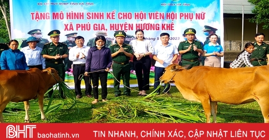 Trao tặng 3 mô hình sinh kế cho phụ nữ nghèo ở xã biên giới Hà Tĩnh