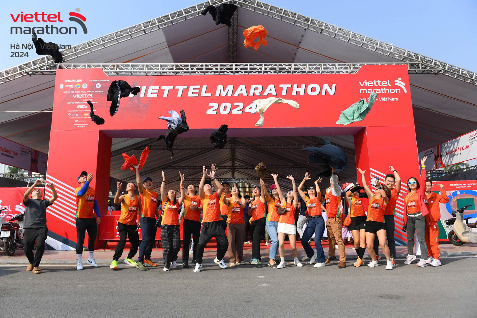 Dàn sao Thể Công Viettel cùng Nguyễn Thị Oanh khuấy động giải Viettel marathon 2024- Ảnh 7.