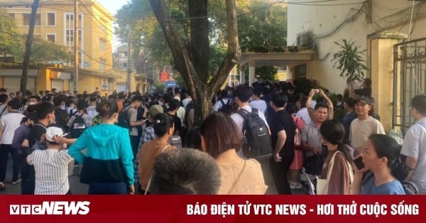 Chaos beim Warten auf die Anmeldung für einen Wohnheimplatz, was sagt die Hanoi University of Science and Technology?