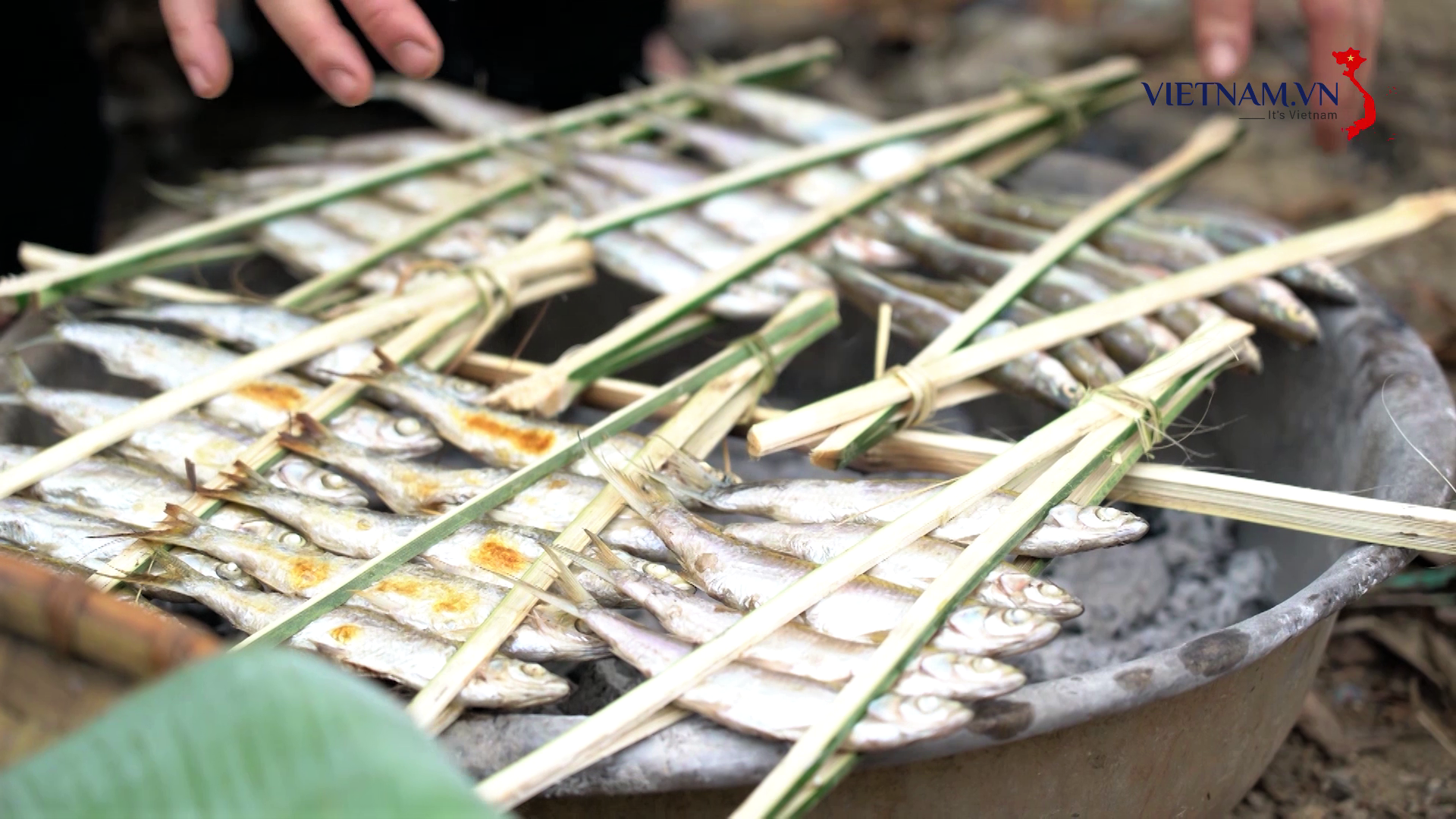 Salty grilled fish from Pac Ngoi village