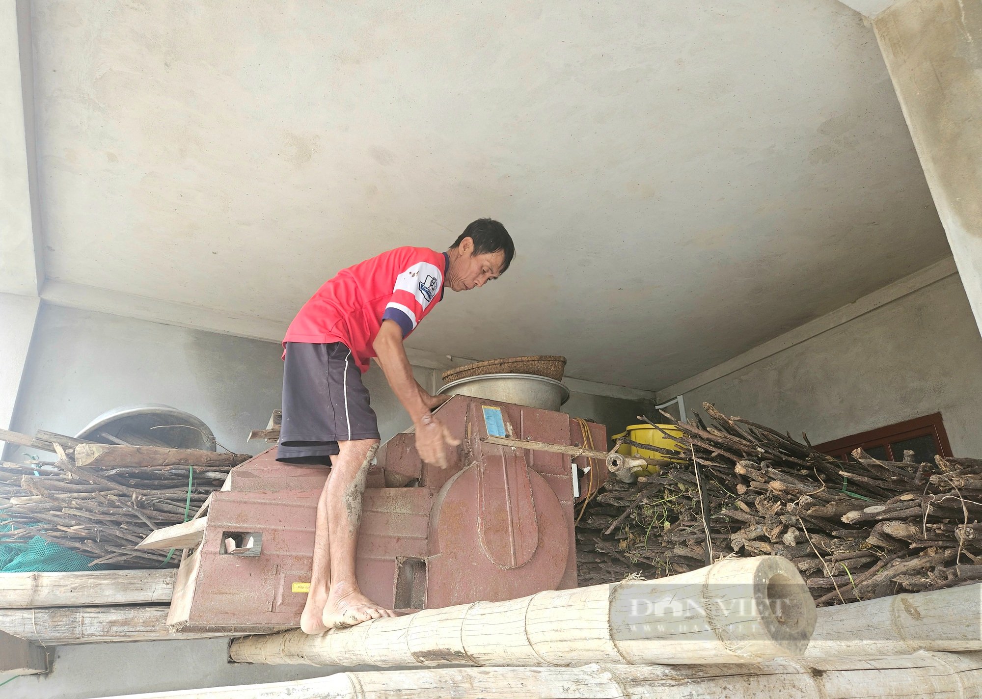 Người dân vùng lũ Quảng Bình không buồn dọn nhà vì lo đợt mưa lớn sắp tới- Ảnh 4.