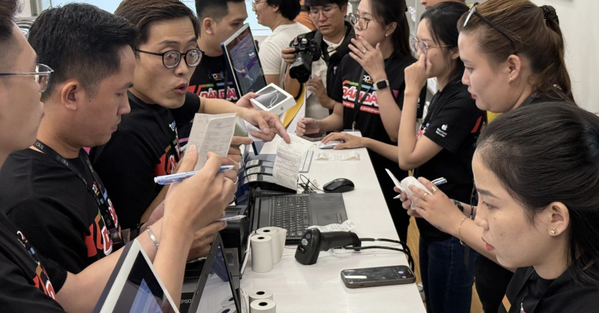 ទូរស័ព្ទ iPhone 16 បណ្តាលឱ្យ "ព្យុះ" នៅលើអ៊ីនធឺណិតបន្ទាប់ពីដាក់លក់