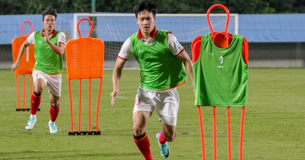 Hoang Duc y Hung Dung están decididos a recuperar sus puestos de titulares en la selección nacional de Vietnam