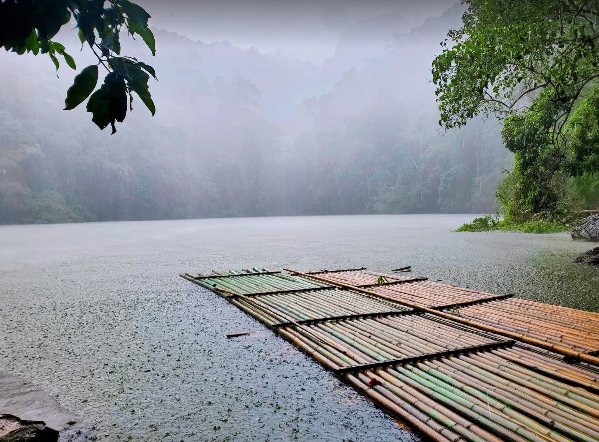 Watching the rain fall on Ba Be Lake is also a wonderful experience.