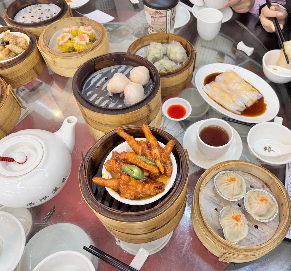 Some basic dimsum dishes in Hong Kong. (Photo: Mac Luyen/VNA)