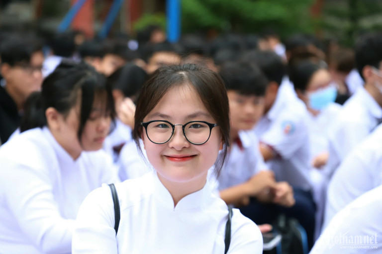 Estudiante femenina - Nguyen Hue