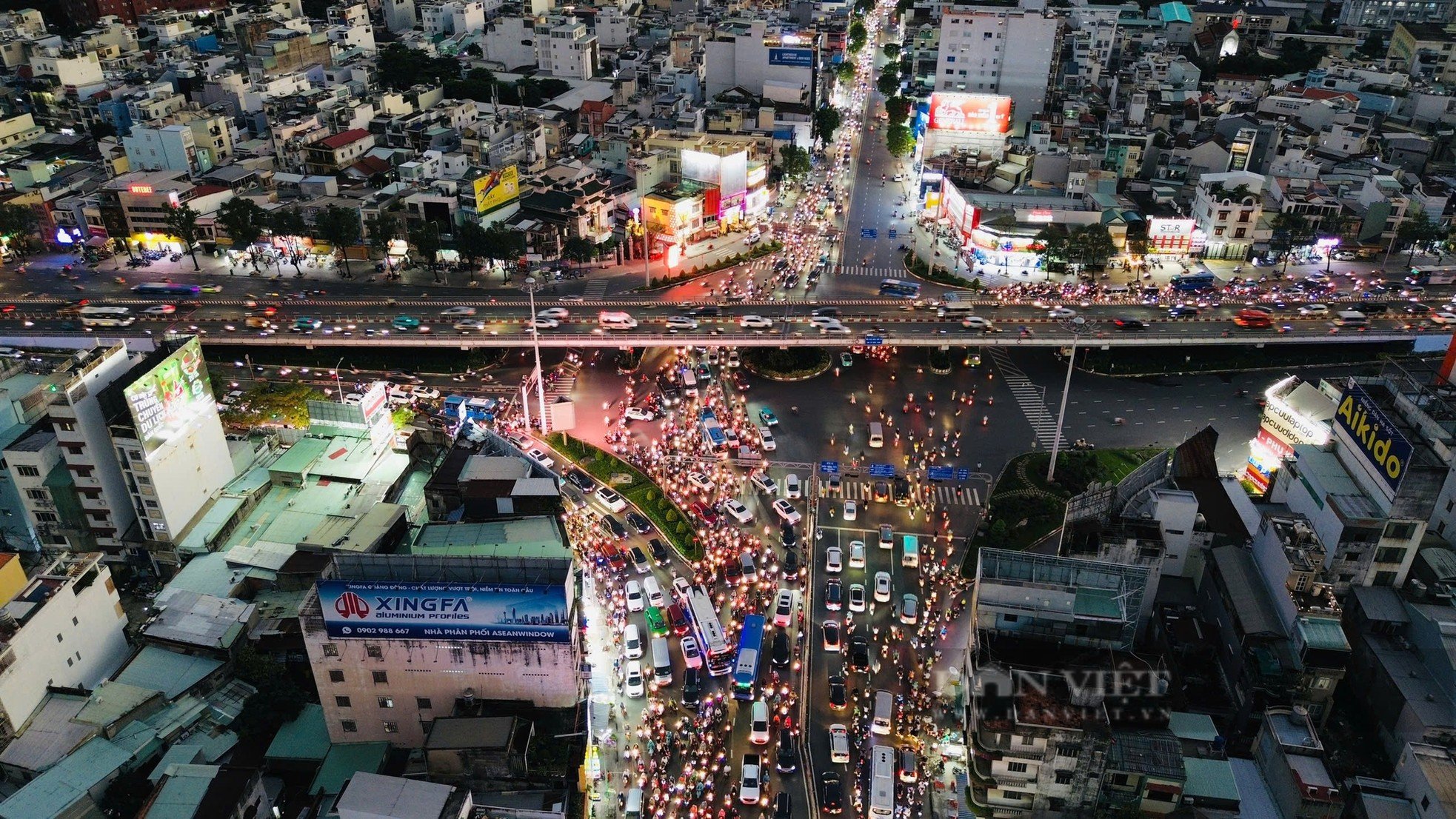 ホーチミン市の交通渋滞で「息苦しい」 写真1