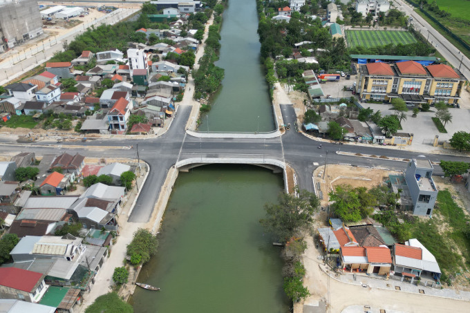 Cầu Lợi Nông bắc qua sông Lợi Nông hay còn gọi là sông An Cựu. Ảnh: Võ Thạnh