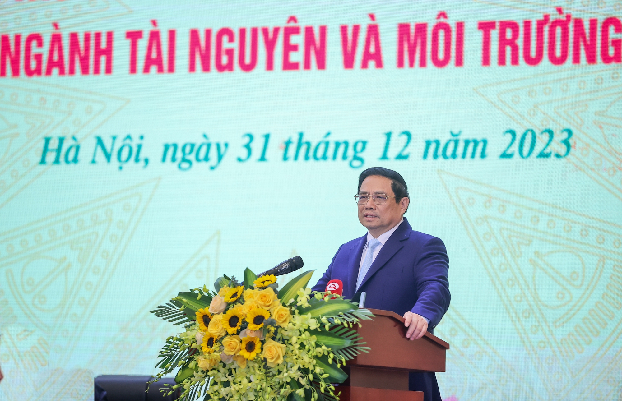 ប្រមូលផ្តុំធនធានទាំងអស់លើការបំពេញសេចក្តីព្រាងច្បាប់ភូមិបាល ដែលត្រូវបានកែសម្រួល ដើម្បីដាក់ជូនរដ្ឋសភាដើម្បីអនុម័តនៅសម័យប្រជុំដែលនៅជិតបំផុត រូបភាពទី 1