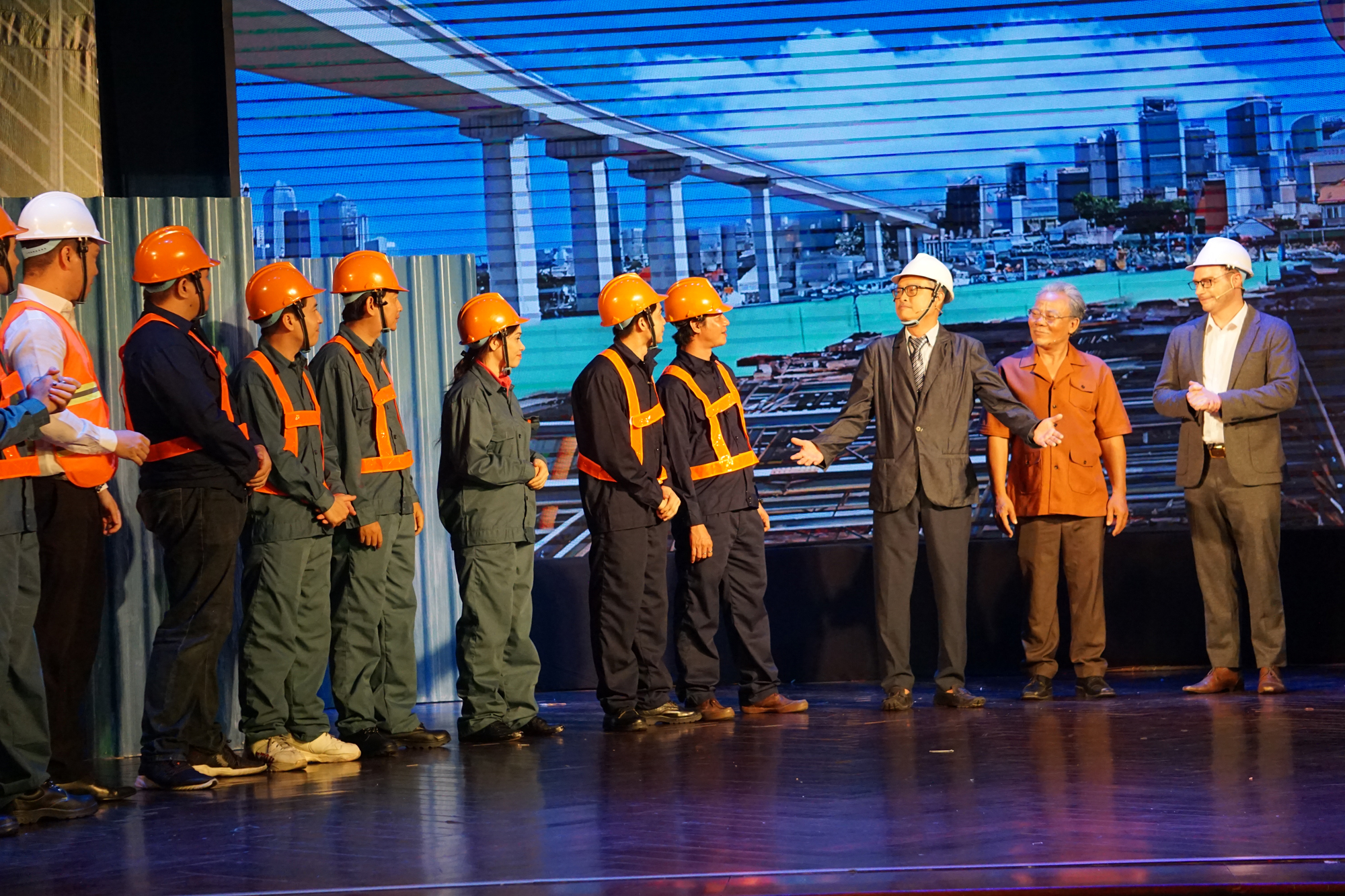 Tác phẩm sân khấu 
