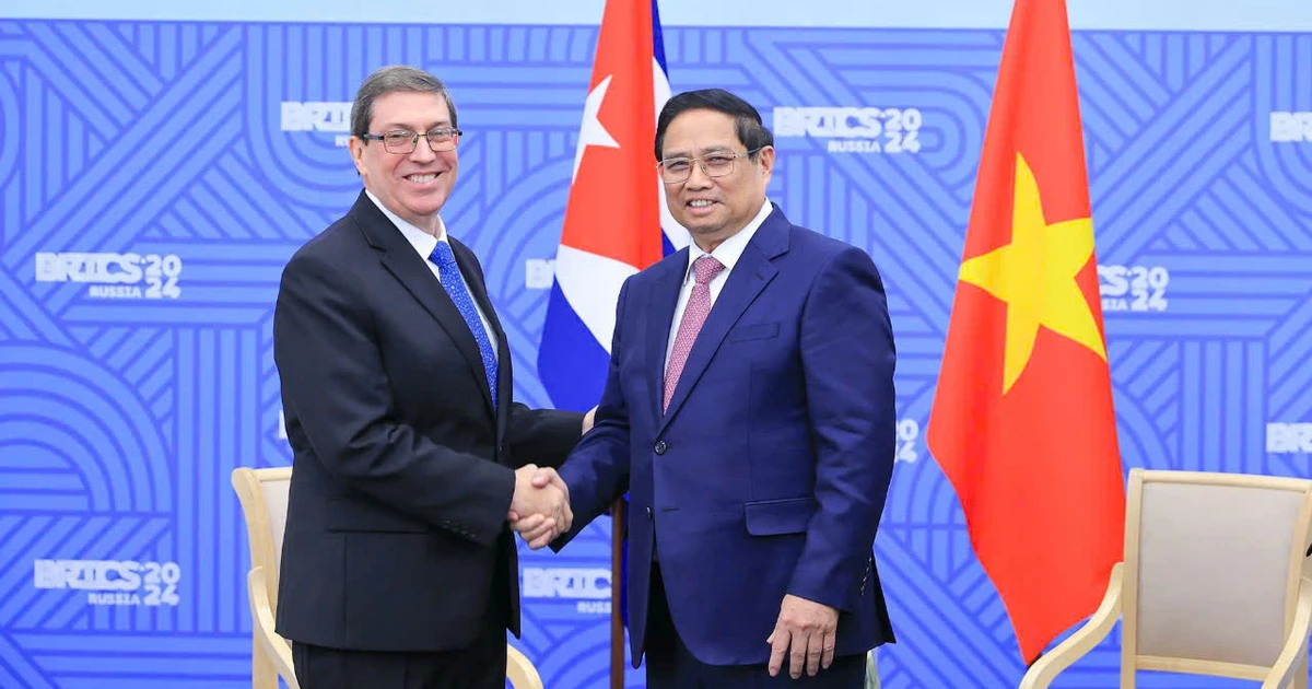 Le Premier ministre Pham Minh Chinh a reçu le chef de la délégation cubaine et le ministre cubain des Affaires étrangères Bruno Rodriguez Parrilla