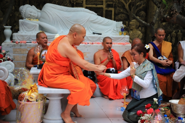 Laotischer Generalkonsul in Da Nang gratuliert Buddha zum Geburtstag